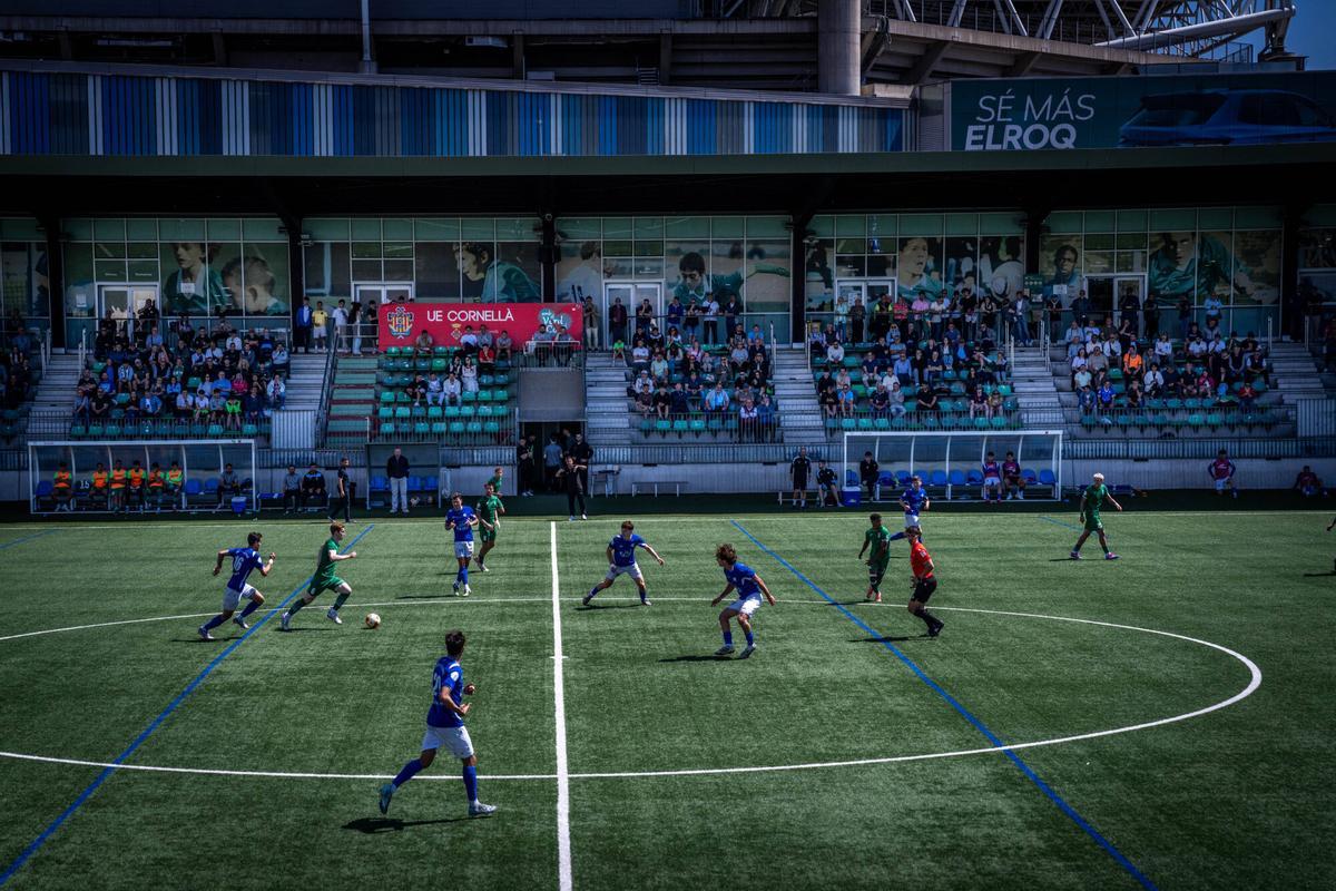 Primer partido del Cornellà después de la compra del club por parte de Leo Messi Primer partido del Cornellà después de la compra del club por parte de Leo Messi