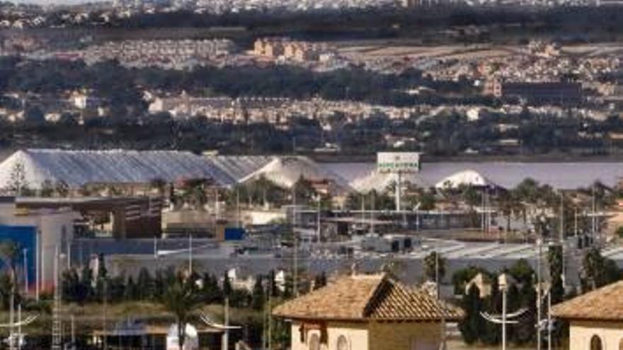 Panorámica de Torrevieja, con miles de viviendas turístico residenciales.