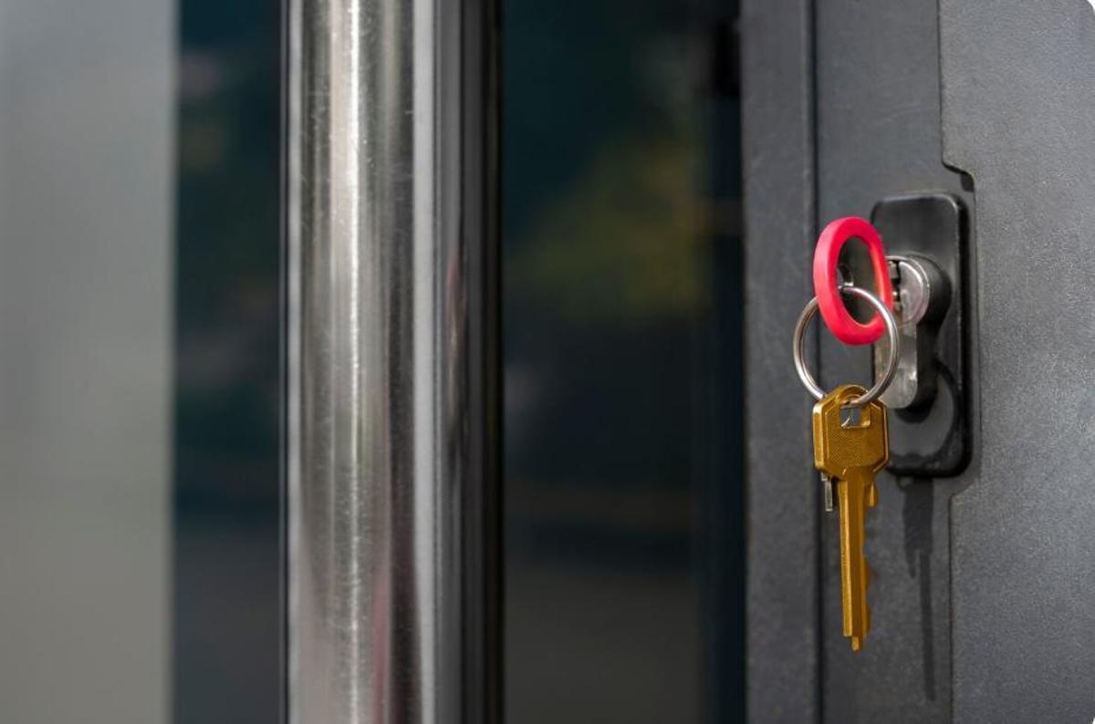 No tanqueu la porta de la comunitat amb clau