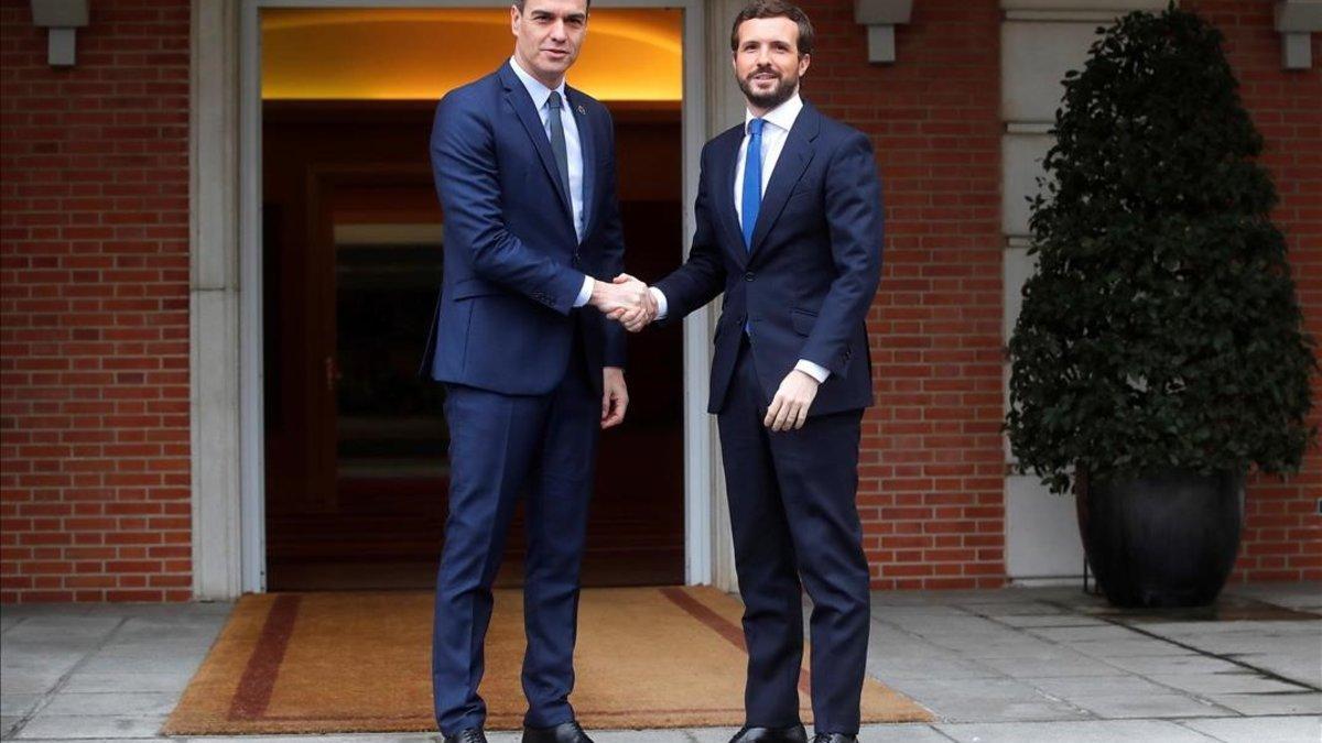 Pedro Sánchez y Pablo Casado, en La Moncloa.