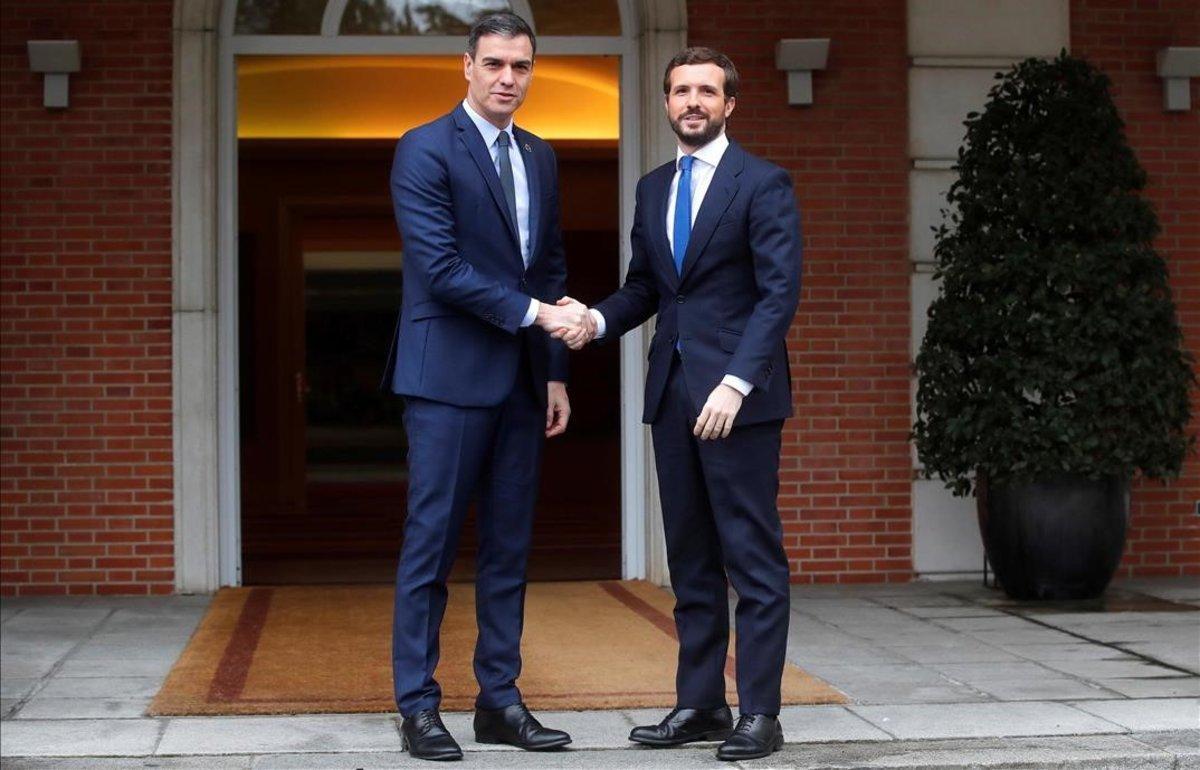 Pedro Sánchez y Pablo Casado, en La Moncloa. 