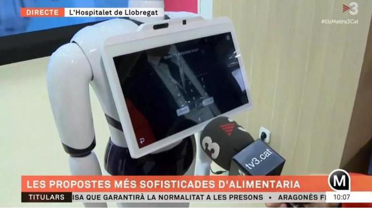 Cachondeo en las redes por el 'suicidio' del robot camarero en Ali