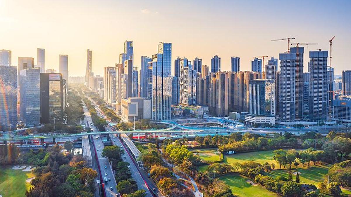 China destaca el desarrollo económico como tarea central durante el período del XV Plan Quinquenal