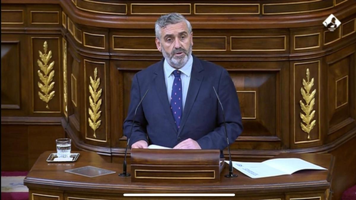 Carlos Gil, en plena intervención en el Congreso.