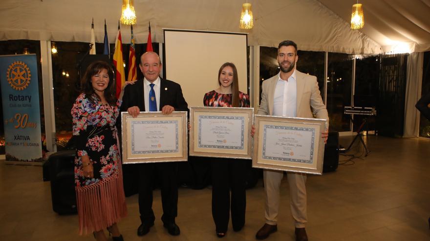 El Club Rotary Xàtiva homenajea a tres destacados setabenses en su gala &quot;Famosos de la Costera&quot;