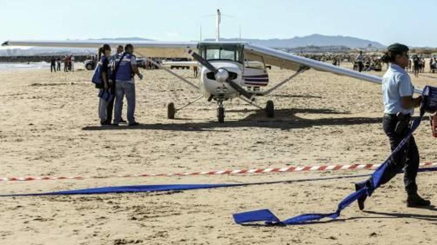 Lisboa 2 morts en aterrar una avioneta a la platja