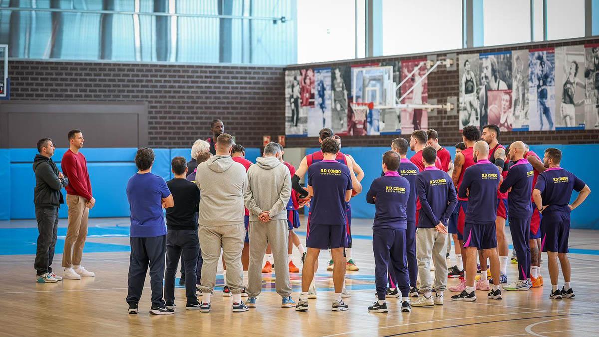 Charla de Cubells a la plantilla del Barça de baloncesto antes del entreno