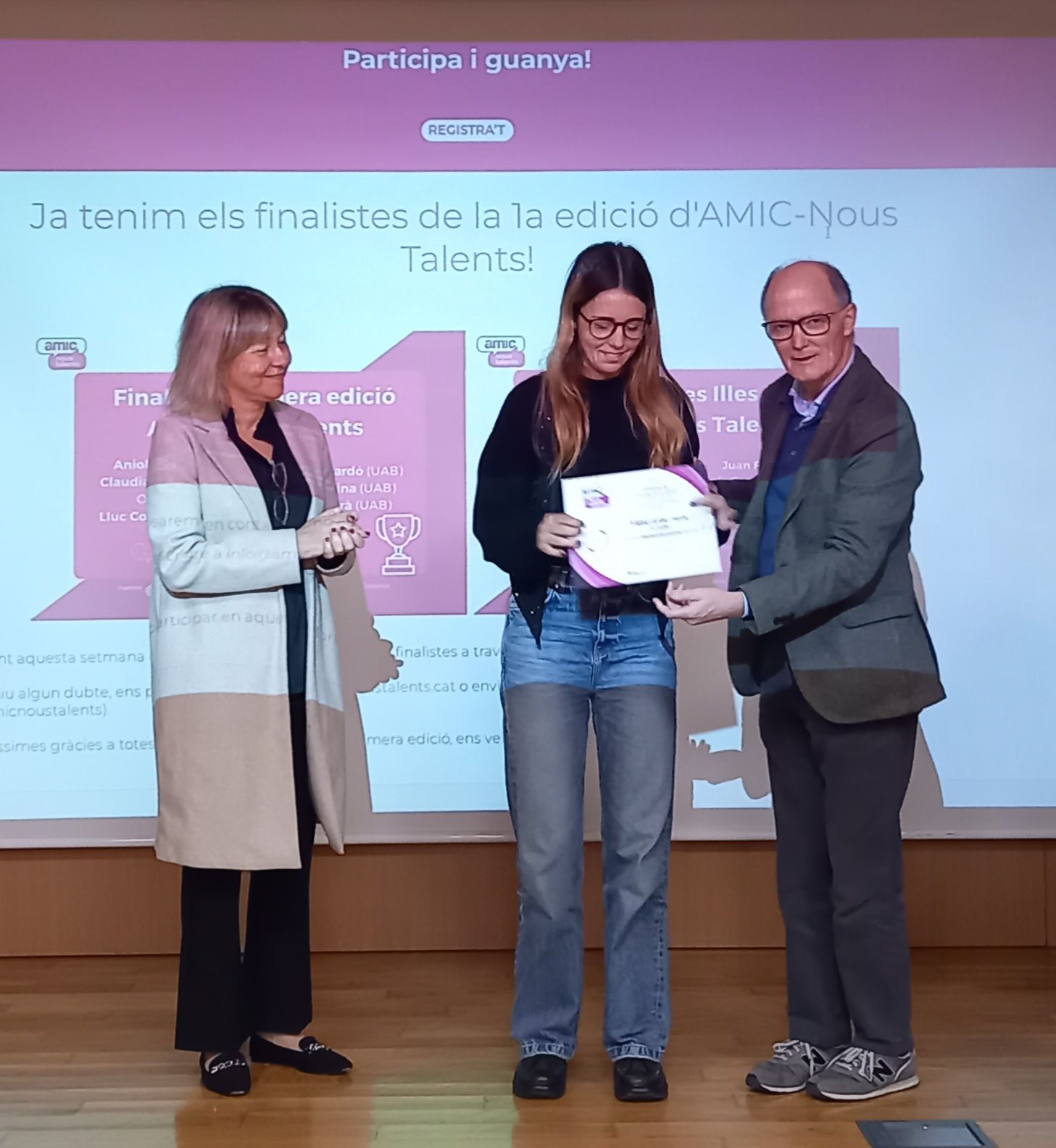 Tres estudiantes de Comunicación del CESAG ganan el premio AMIC-Nous Talents