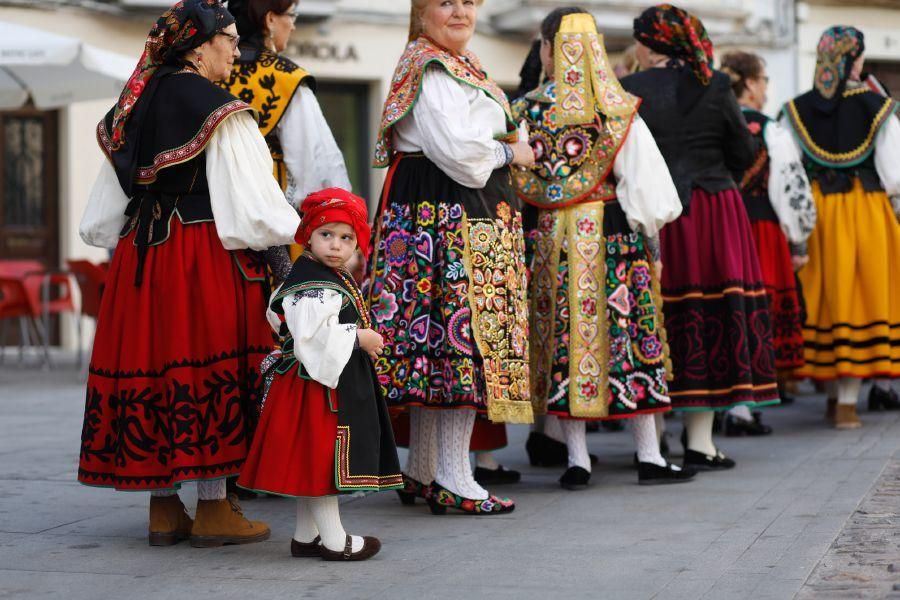 Desfile de trajes regionales