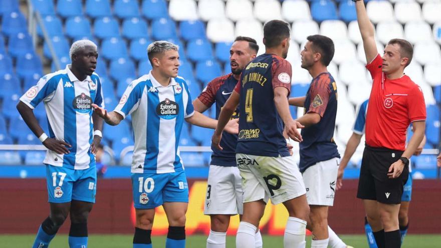 Legarra Gorgoñón se hizo notar en Riazor y desquició a la grada y al equipo. | Iago López