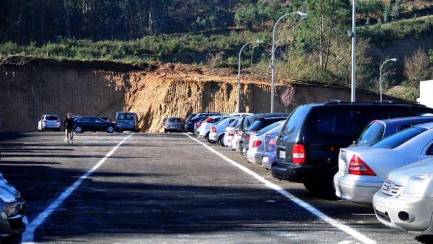 Estacionamiento provisional del Hospital de O Salnés.  // Iñaki Abella