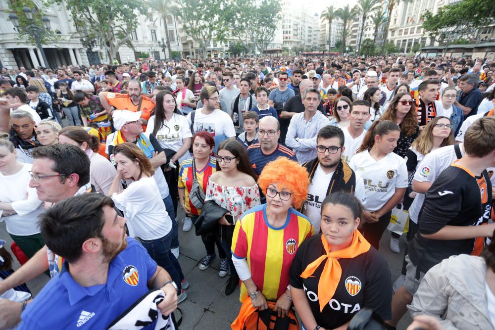 Ambiente en la plaza del Ayuntamiento de València