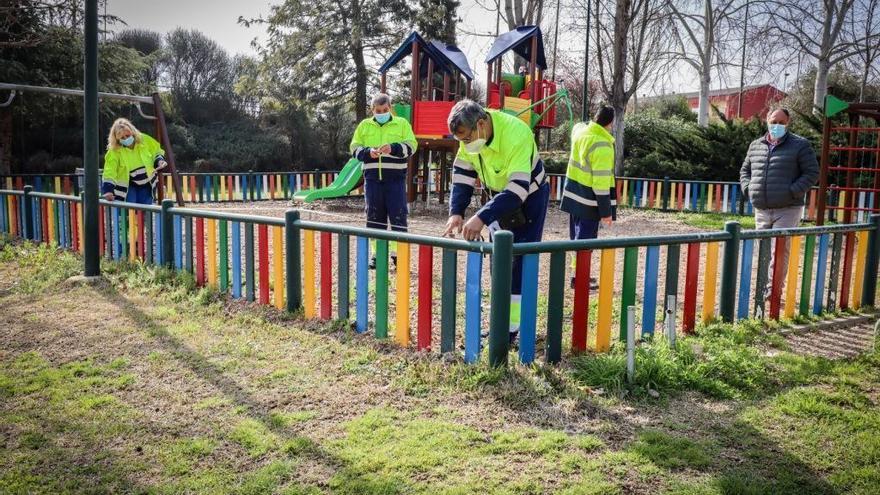 El Ayuntamiento de Badajoz calcula el aforo de los parques infantiles para reabrirlos