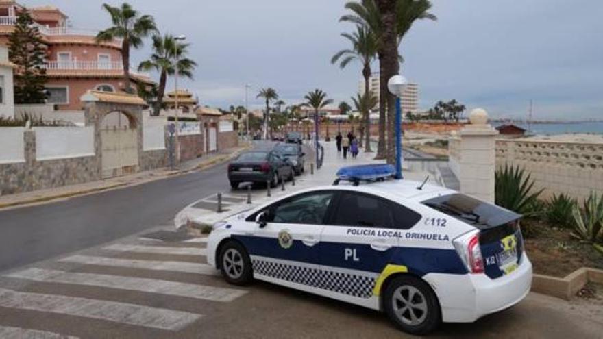 El concejal inglés se blinda y refuerza la presencia policial frente a su vivienda