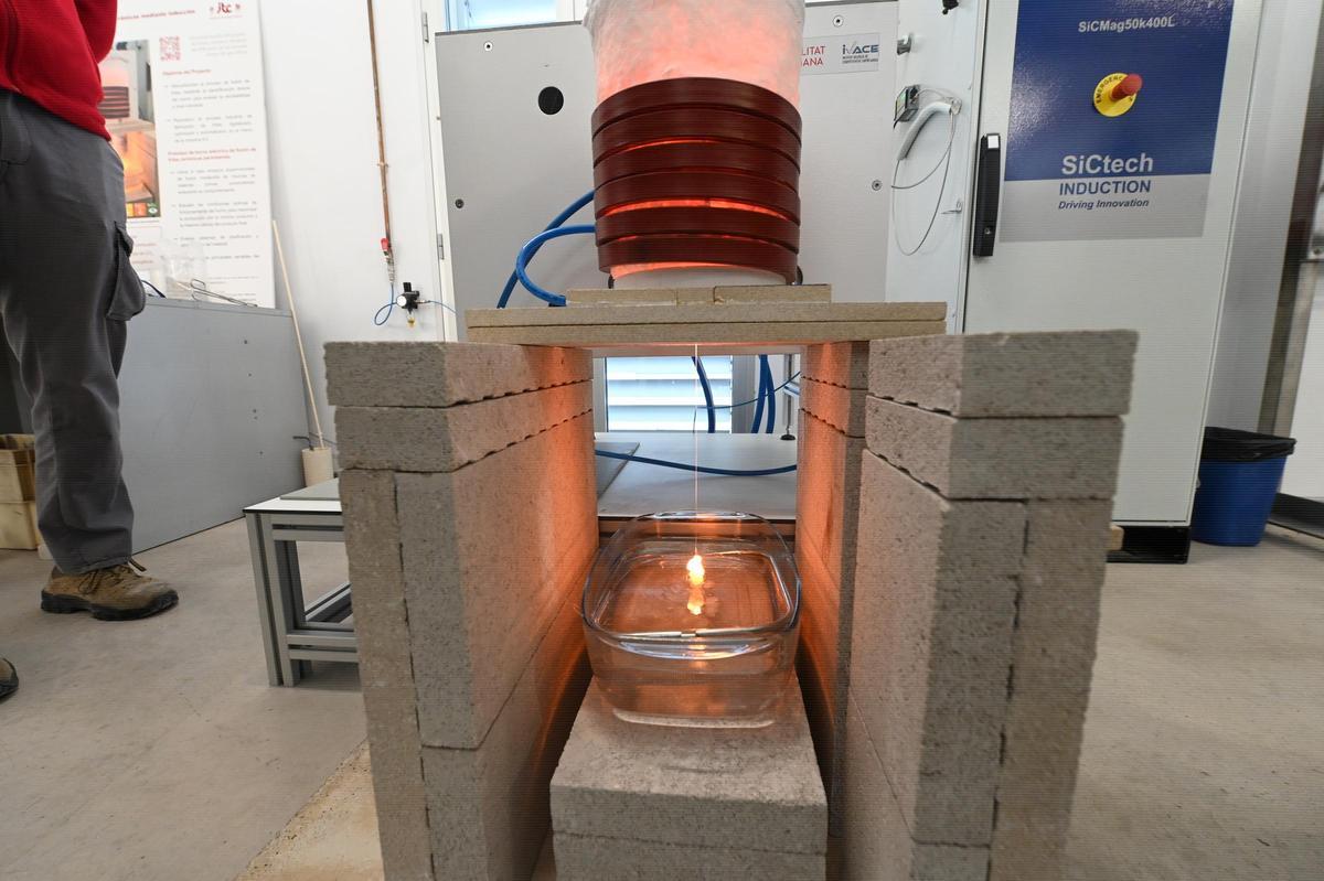 Prototipo de obtención de fritas en una línea de investigación del ITC.