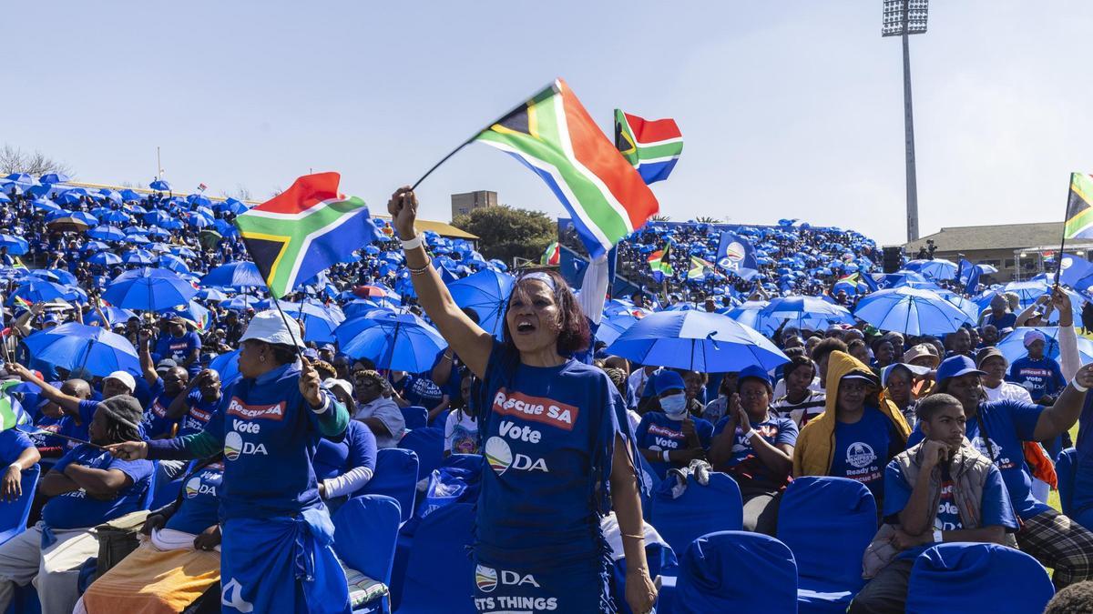 Mitin electoral de la Alianza Democrática para las elecciones generales de Sudáfrica 2024, en Johannesburgo
