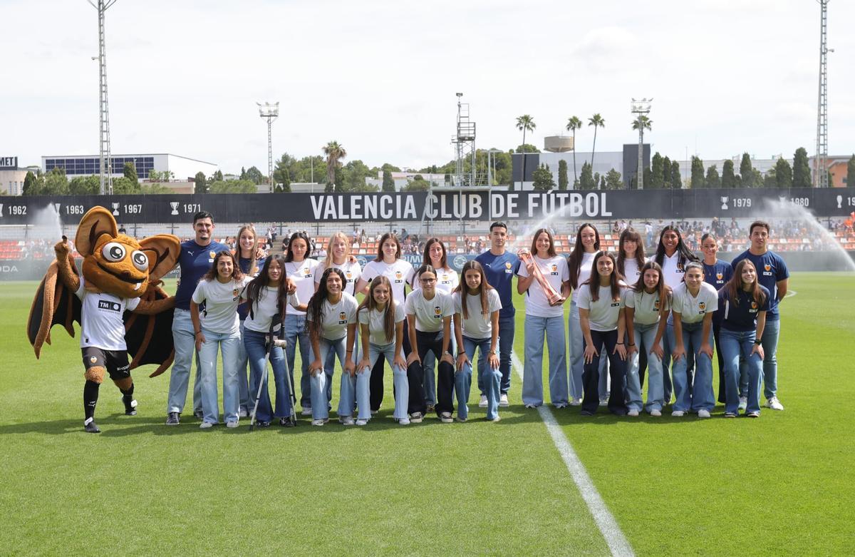 HOMENAJE AL FEMENINO B