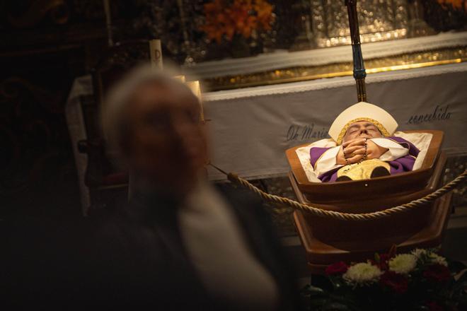 Capilla ardiente del obispo Bernardo Álvarez.