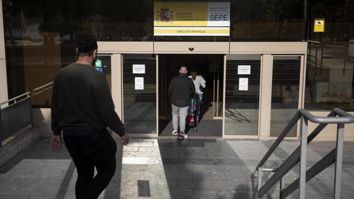 La ayuda de 480 euros del SEPE que puedes cobrar a la vez que trabajas