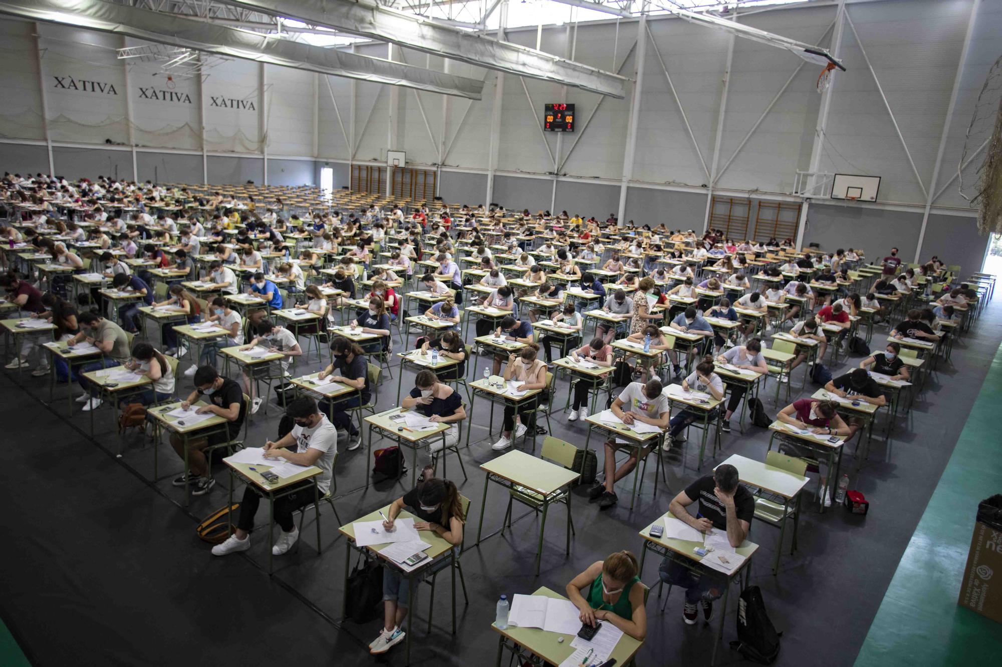 Así fueron las pruebas de la PAU para los estudiantes de la Costera en Xàtiva