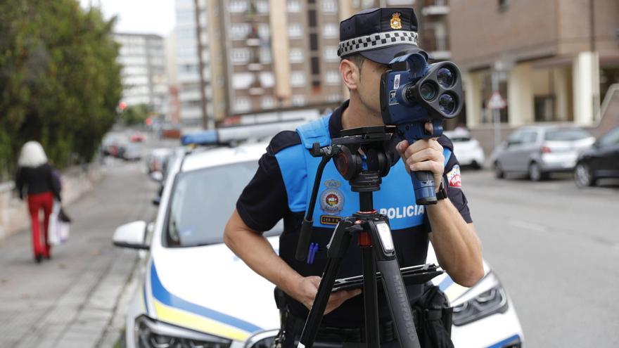 La Policía Local de Avilés estrena radar portátil &quot;para concienciar y moderar la velocidad&quot;