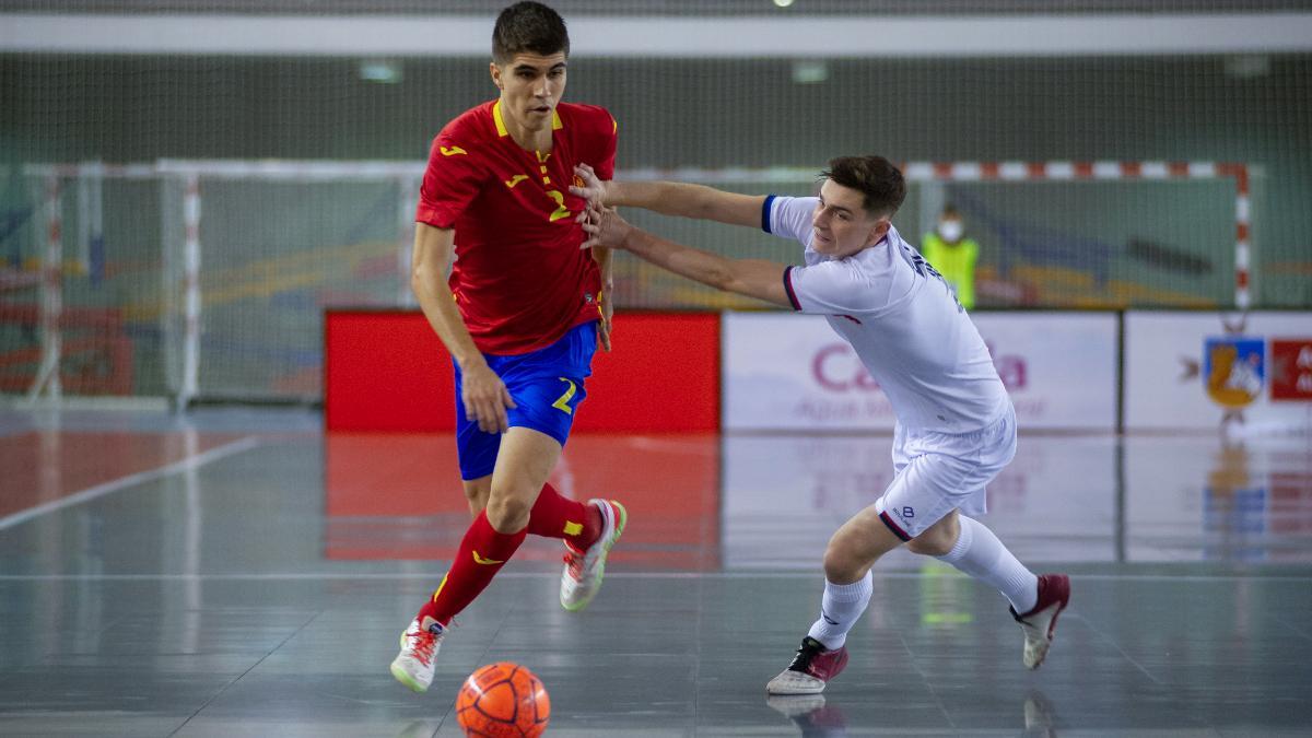 El azulgrana Antonio, con la selección ante Moldavia