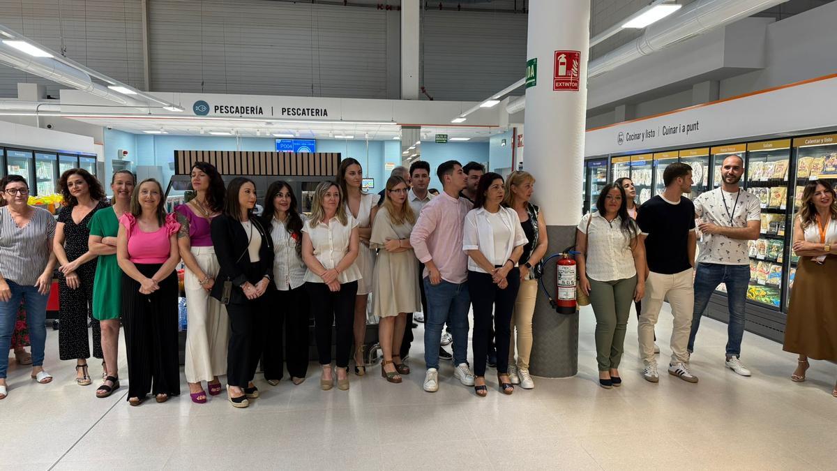 Presentación de la nueva tienda de Consum.