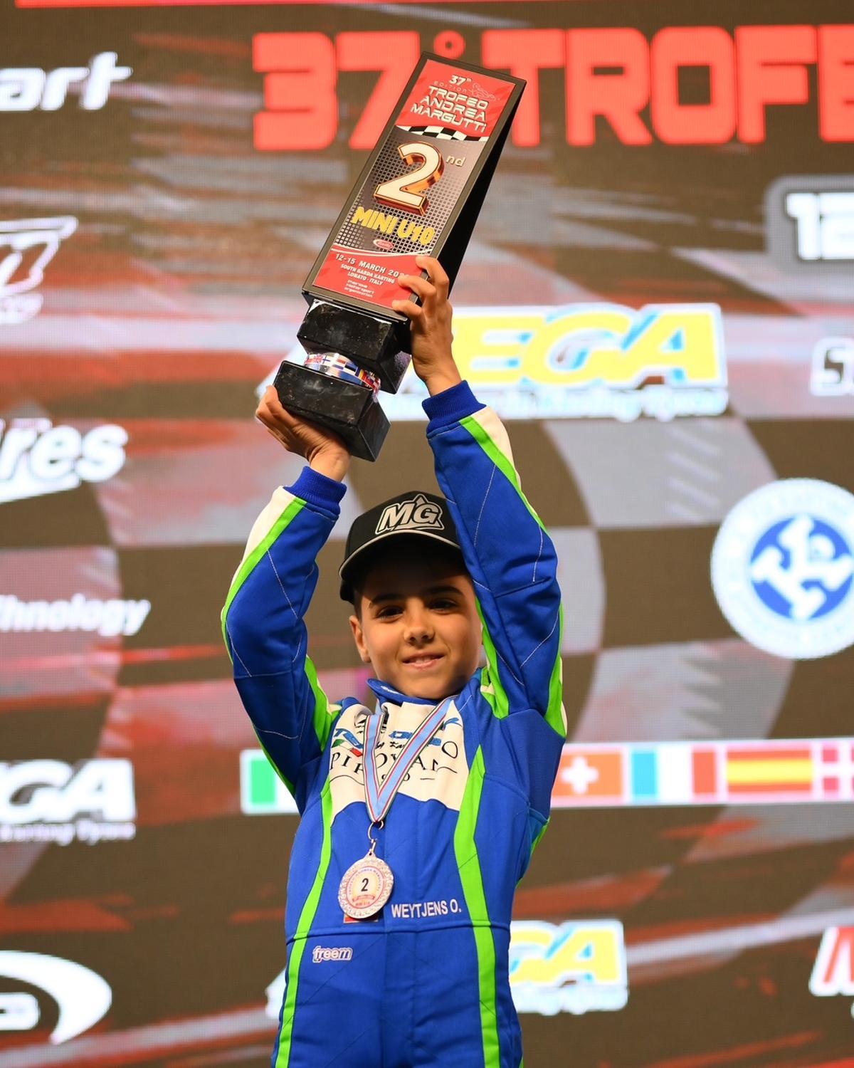 Oliver Weytjens celebra el segundo puesto en el Trofeo Andrea Margutti.