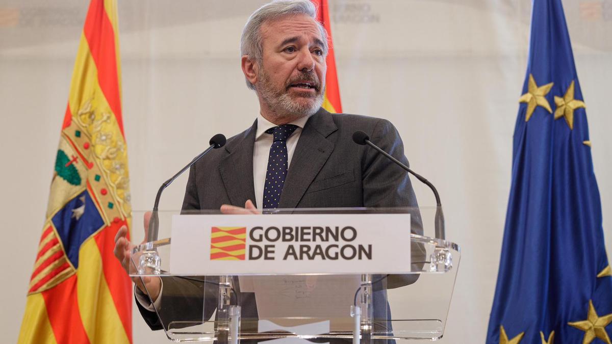 El presidente de Aragón, Jorge Azcón, ha comparecido en la Sala de Columnas del Pignatelli para valorar el acuerdo de ERC y el PSOE.