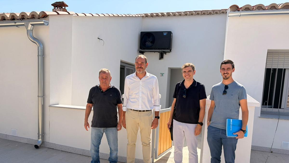 Visita a las nuevas viviendas públicas de Cedillo, ya finalizadas y destinadas al alquiler asequible.