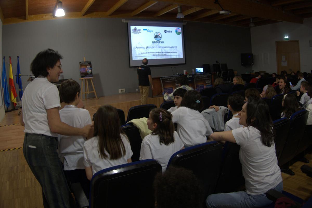 El inicio de la exposición del grupo del IES David Vázquez.