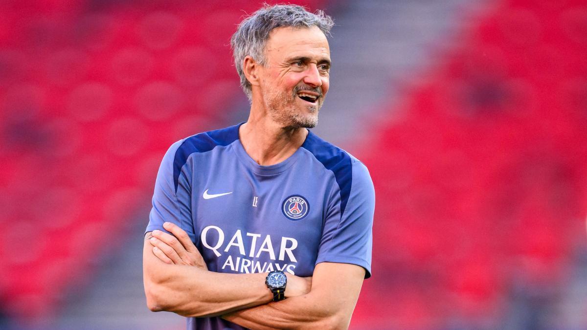 Luis Enrique en un entrenamiento del PSG