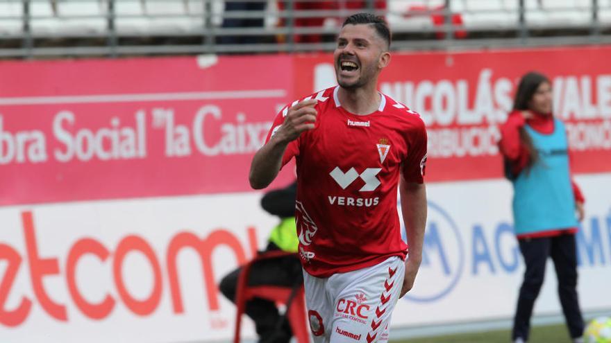 Víctor Curto celebra un gol con el Real Murcia