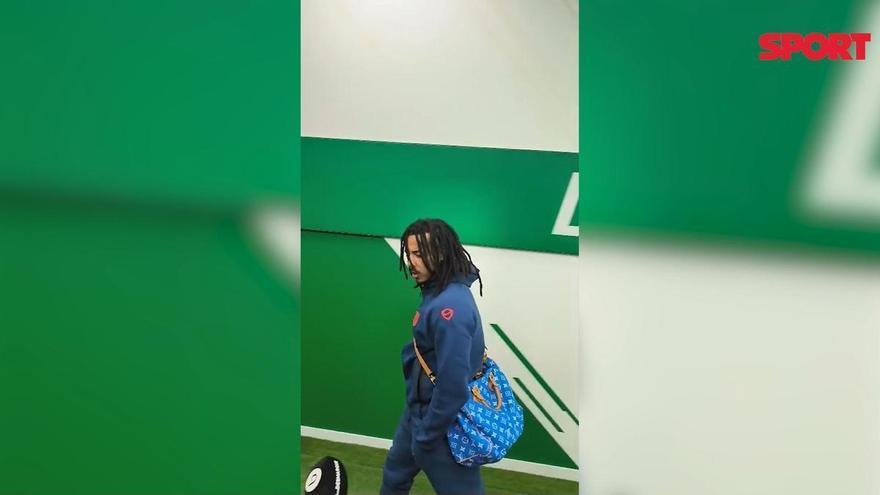 Koundé al salir del Martínez Valero: "Estoy bien"