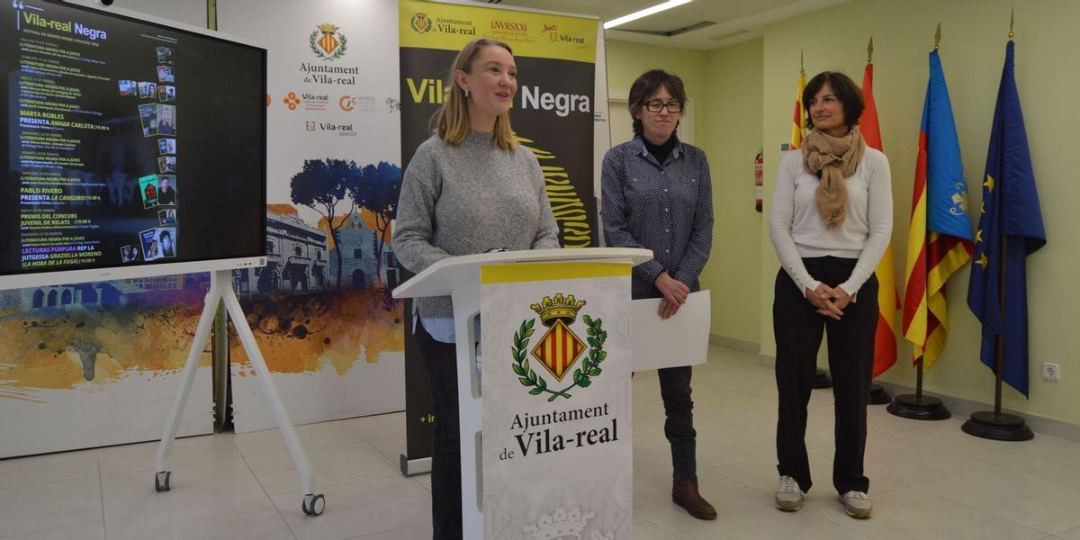 La regidora de Cultura de Vila-real, Maria Fajardo, juntament amb representants de Castelló Negre, han presentat les activitats de la novena edició de Vila-real Negre.