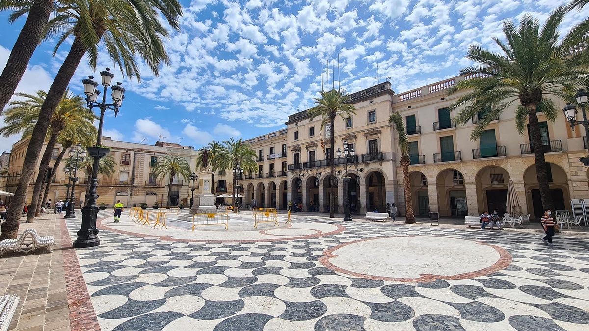 Pasear por las calles de la Vilanova Vella, es uno de los placeres que aguardan al visitante