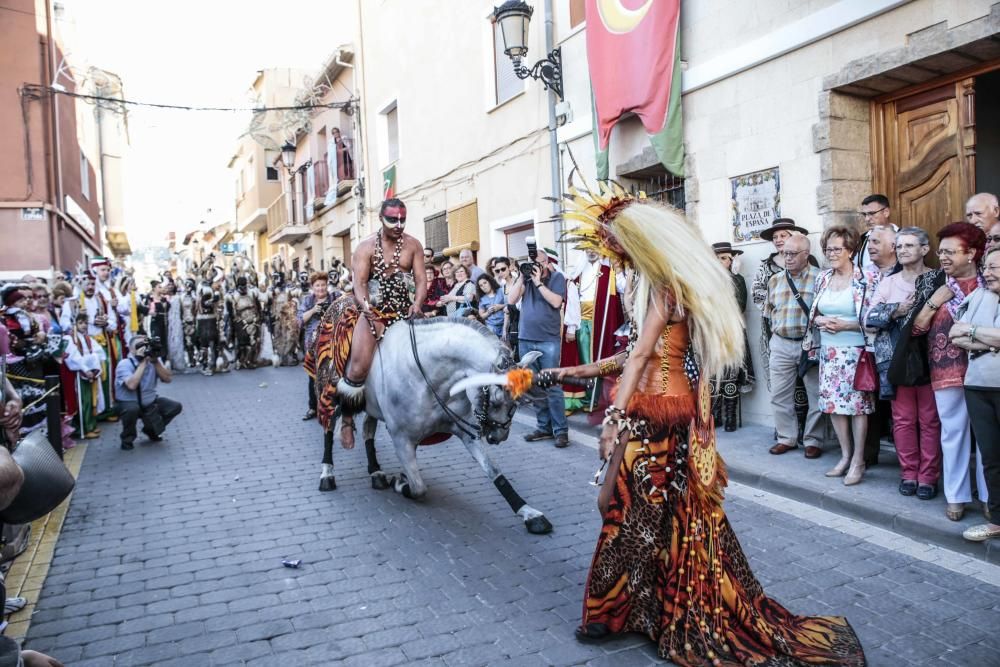 Reconquista y procesión en el cuarto día de las fiestas de Salinas