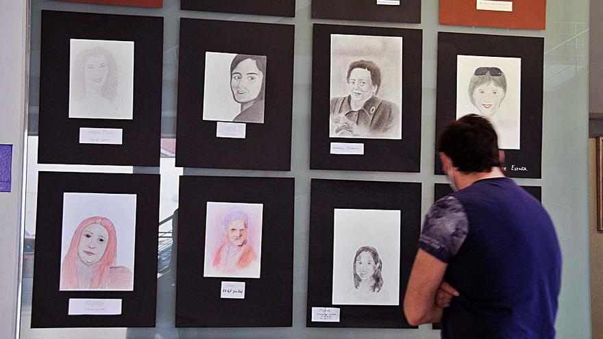 Exposición de “Matriarcas” en el auditorio cangués.  