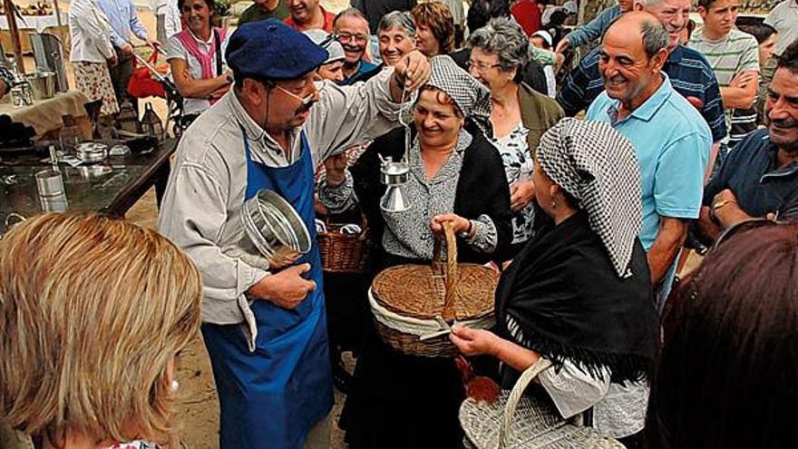 I Festa do Labrego con la que se pretende recuperar la tradición de las ferias de principios de siglo.