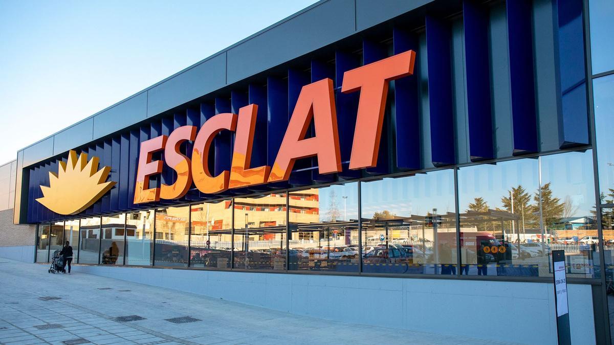 Exterior d'un supermercat Esclat, en una imatge d'arxiu.