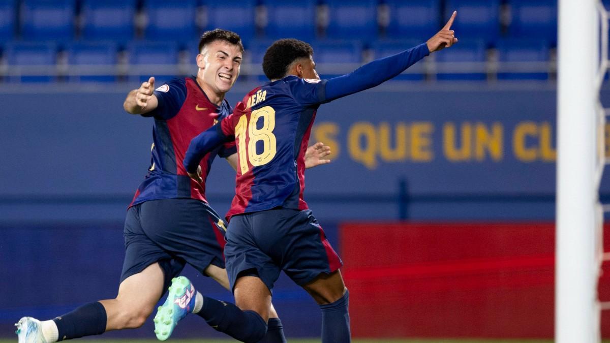 Ureña y Barberá celebran un gol