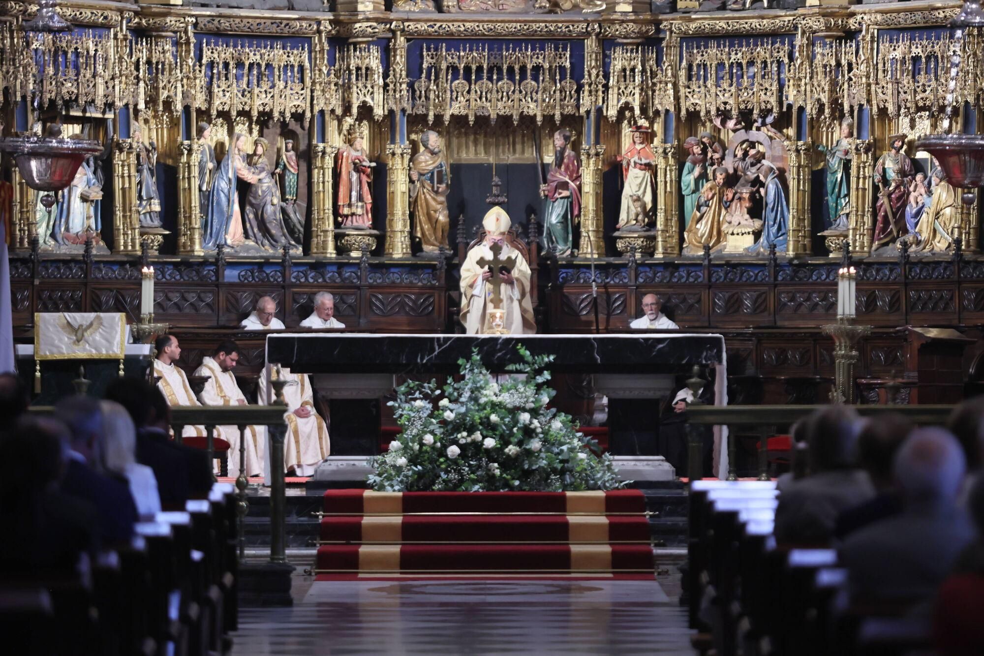 Así fue la misa del Corpus Christi en la catedral de Oviedo.