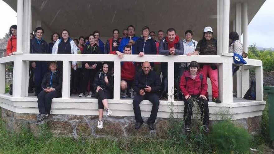 Caminata de SendeRuta por Callobre y excursión de A Fervenza a O Morrazo