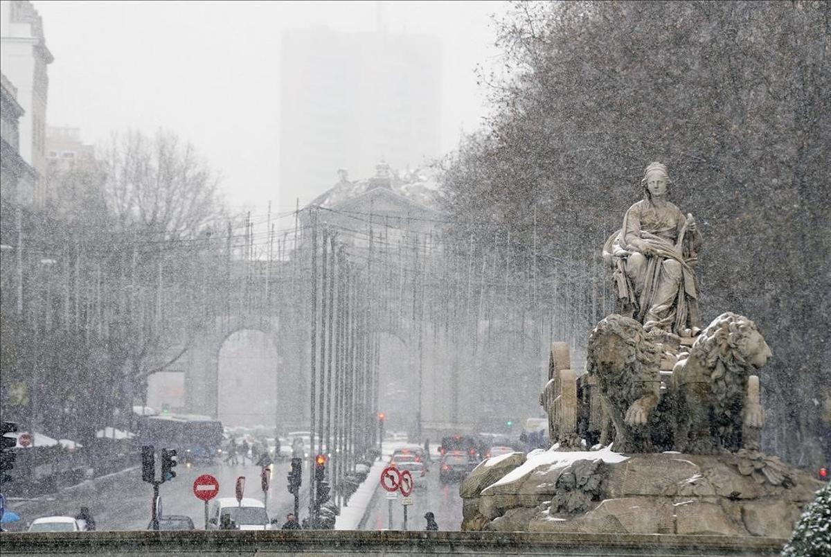 Segunda jornada de nieve en Madrid a causa de la borrasca Filomena, en la imagen calle del centro de Madrid.