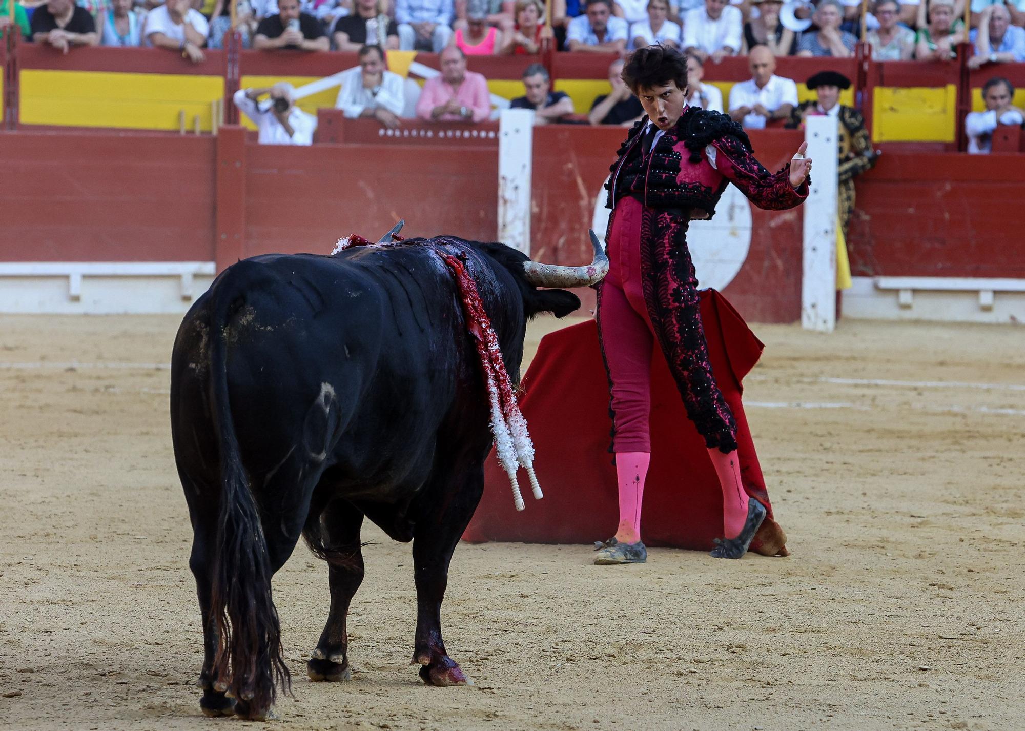 Corrida de toros del viernes 23 de junio; "El Juli", Roca Rey y Tomás Rufo