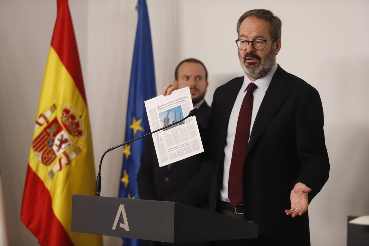 Cordoba El delegado del Gobierno, Adolfo Molina, junto al presidente de la Diputación de Córdoba, Salvador Fuentes, informan sobre la propuesta del Ministerio de Industria acerca de la planificación eléctrica Horizonte 2030