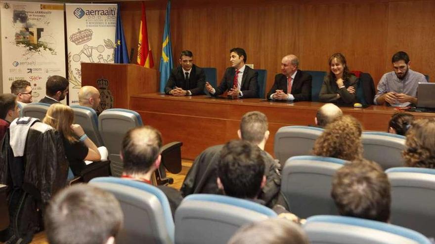 Un momento del acto de presentación del congreso, en el Colegio Oficial de Ingenieros Técnicos Industriales.