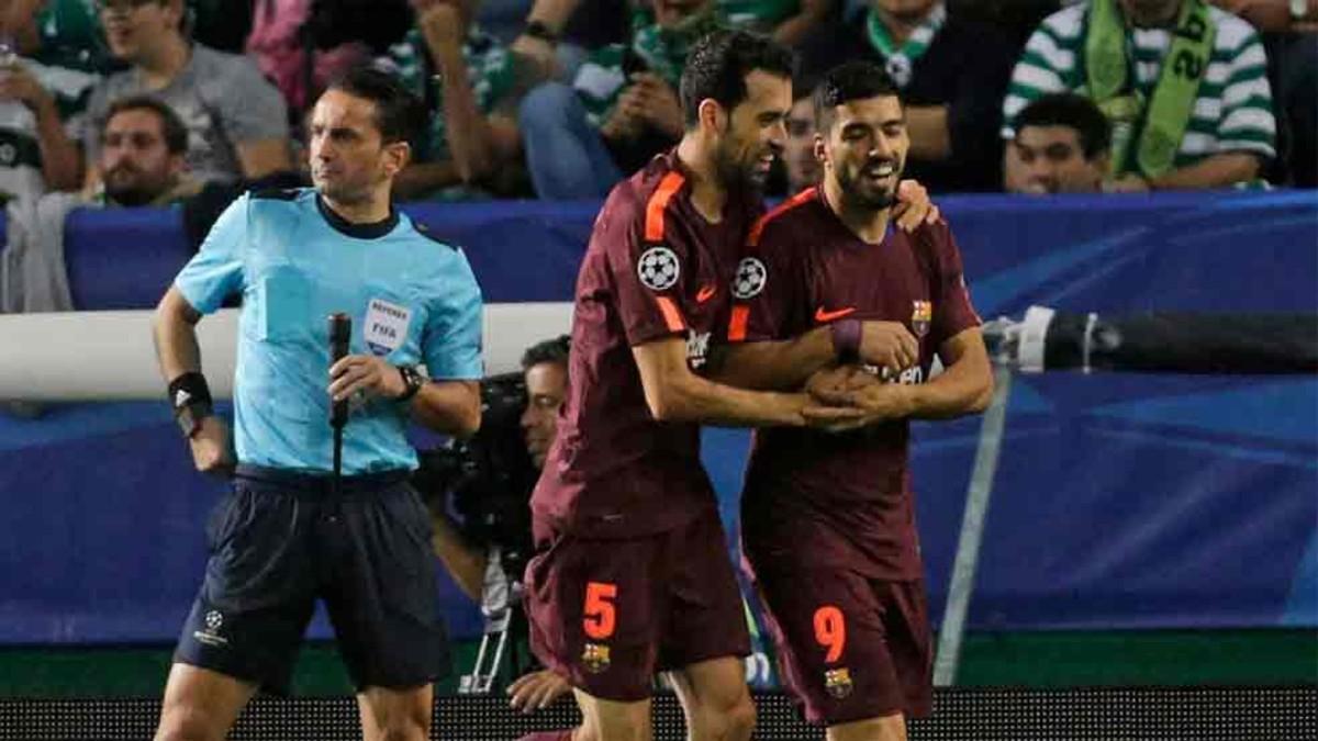 Busquets celebró el gol con Suárez