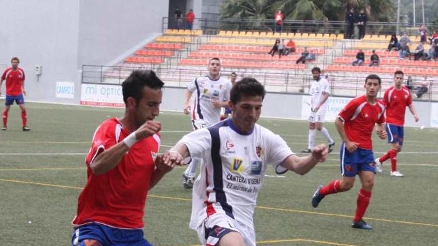 El Estepona sorprende al filial bético en un duelo titánico por la salvación