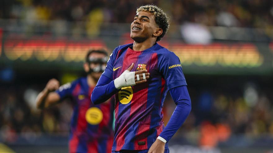 Lamine Yamal celebra su gol en el Villarreal - Barça de LaLiga 2025/26